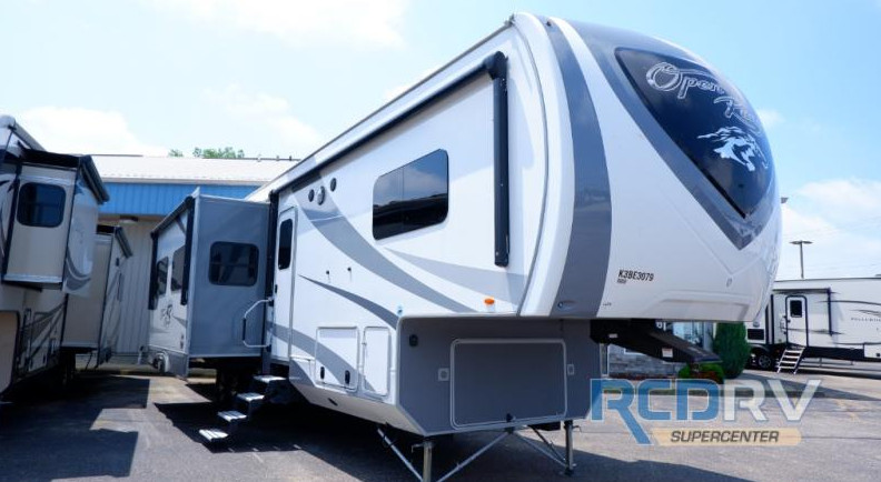 Used fifth wheel main