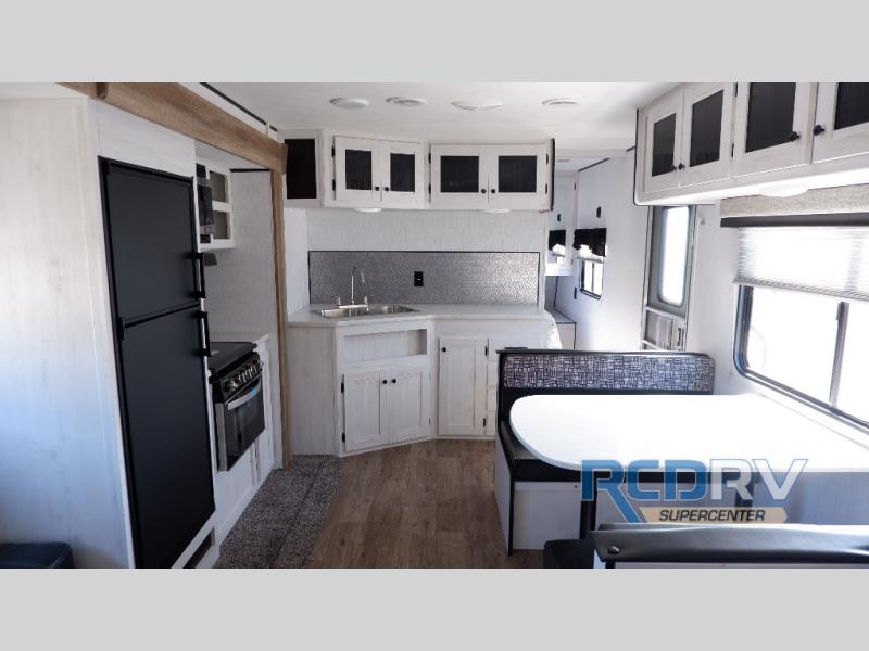 Trail Runner kitchen